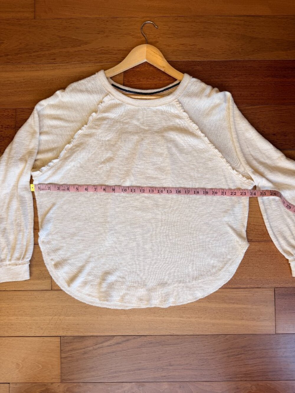 Pilcro Ruffled Raglan Thermal Top, Size M - Picture 3 of 6